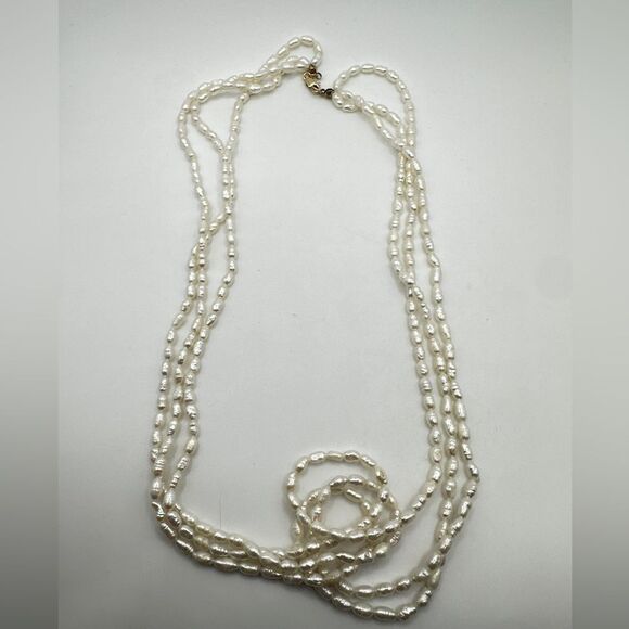 24" and three strands of rice pearls with 14kt yellow gold hardware necklace! - Picture 4 of 14